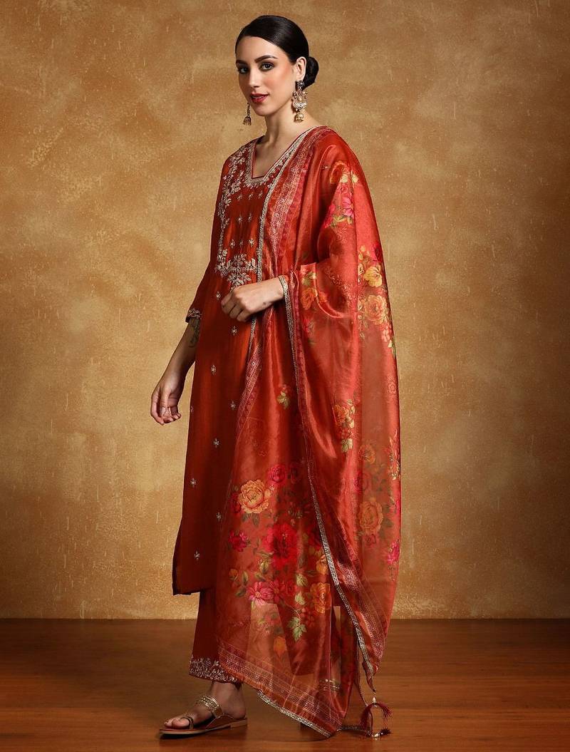 Women Floral Embroidered Regular Kurta with Trousers & With Dupatta