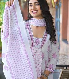 Women Floral Printed Regular Pure Cotton Kurta with Trousers & With Dupatta