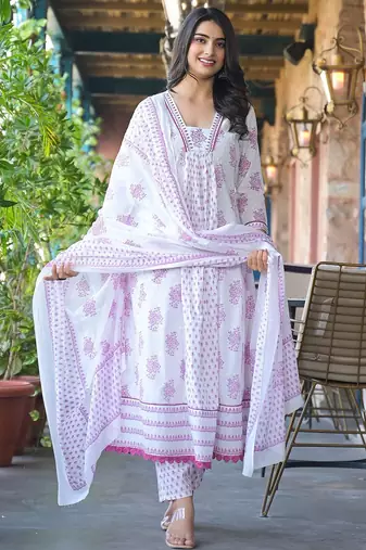 Women Floral Printed Regular Pure Cotton Kurta with Trousers & With Dupatta