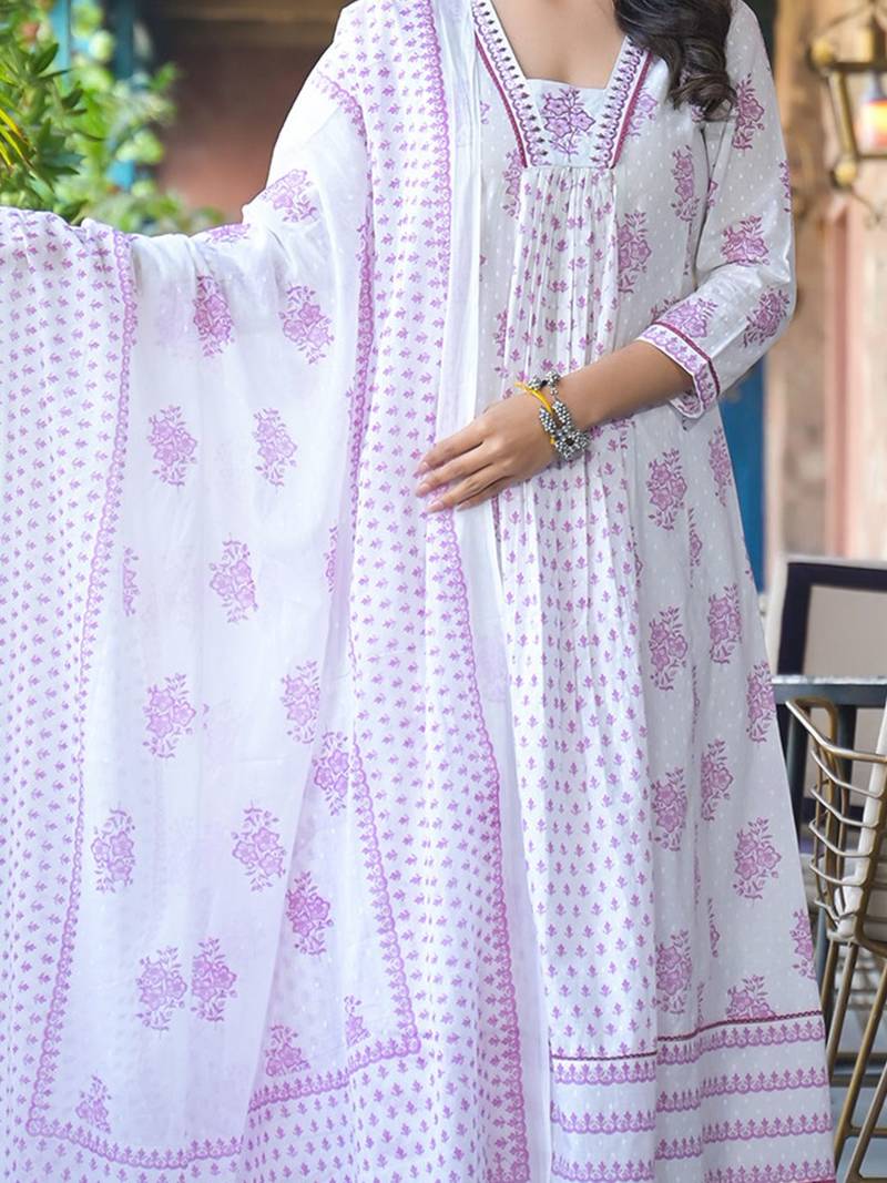 Women Floral Printed Regular Pure Cotton Kurta with Trousers & With Dupatta