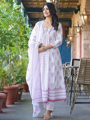 Women Floral Printed Regular Pure Cotton Kurta with Trousers & With Dupatta 5