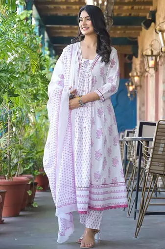 Women Floral Printed Regular Pure Cotton Kurta with Trousers & With Dupatta
