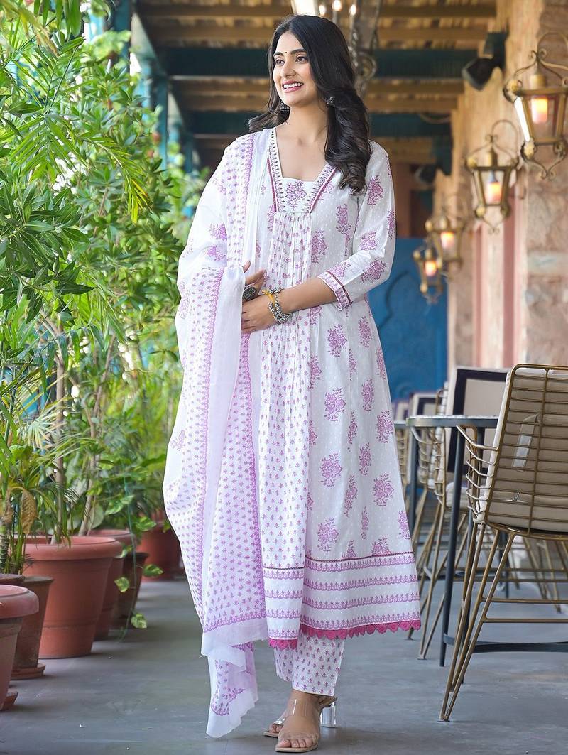 Women Floral Printed Regular Pure Cotton Kurta with Trousers & With Dupatta