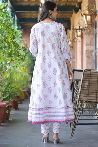 Women Floral Printed Regular Pure Cotton Kurta with Trousers & With Dupatta