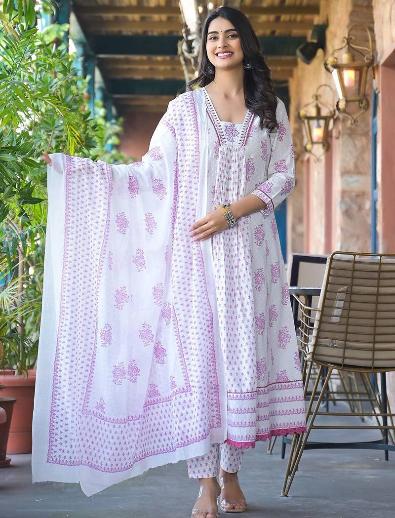 Women Floral Printed Regular Pure Cotton Kurta with Trousers & With Dupatta