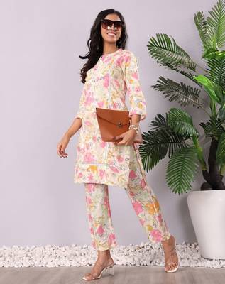 Off White Floral Printed Panelled Pure Cotton Straight Kurta With Trouser 1