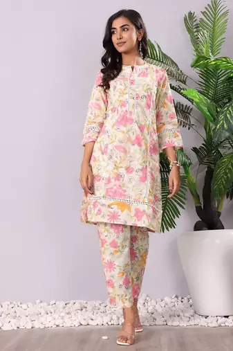 Off White Floral Printed Panelled Pure Cotton Straight Kurta With Trouser