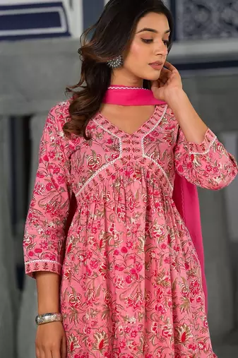 Women Floral Printed Pleated Pure Cotton Kurta with Trousers & With Dupatta