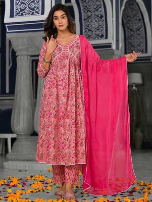 Women Floral Printed Pleated Pure Cotton Kurta with Trousers & With Dupatta 3