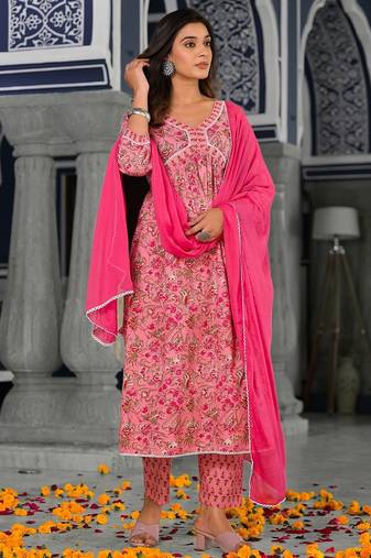Women Floral Printed Pleated Pure Cotton Kurta with Trousers & With Dupatta