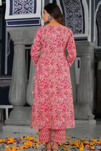 Women Floral Printed Pleated Pure Cotton Kurta with Trousers & With Dupatta
