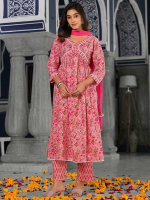 Women Floral Printed Pleated Pure Cotton Kurta with Trousers & With Dupatta 6