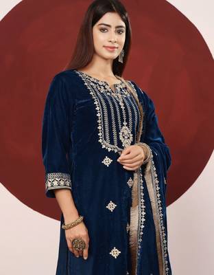 Teal Blue Floral Embroidered V-Neck Velvet Straight Kurta with Trousers & Dupatta 2