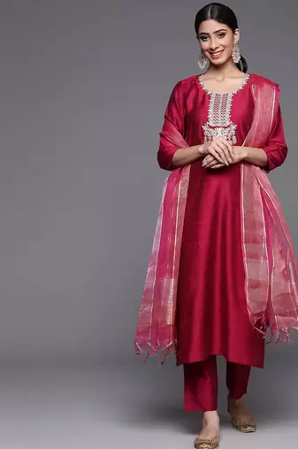 Floral Yoke Design Thread Work Straight Kurta & Trousers With Dupatta