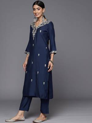 Floral Embroidered V-Neck Straight Kurta with Trousers & Dupatta 5