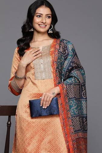 Jacquard Zari Kurta with Trousers & With Dupatta