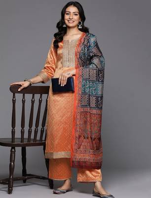 Jacquard Zari Kurta with Trousers & With Dupatta 8