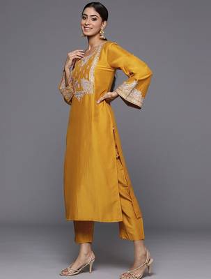Floral Embroidered Regular Kurta with Trousers & With Dupatta 5