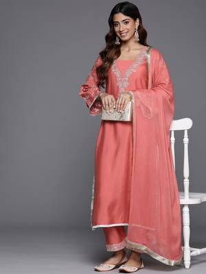 Floral Embroidered Sequinned Kurta with Trousers & Dupatta 6