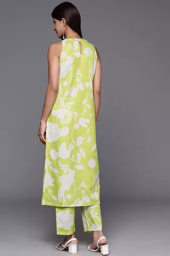 Women Floral Printed Regular Kurta with Trousers
