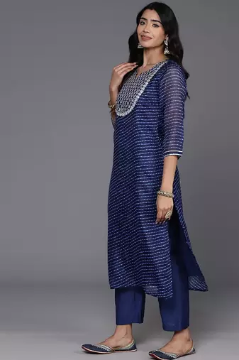 Women Yoke Design Regular Kurta with Trousers & With Dupatta