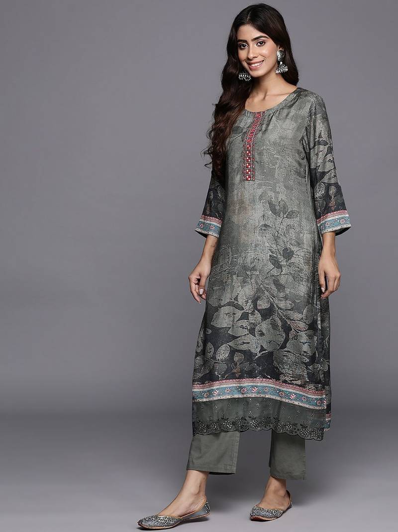 Women Floral Print Regular Thread Work Kurta with Trousers & Dupatta