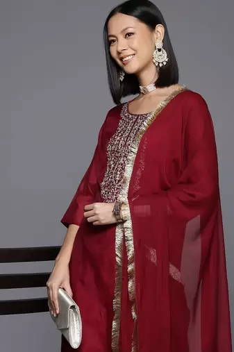 Women Floral Yoke Design Sequinned Chanderi Silk Kurta with Trousers & Dupatta