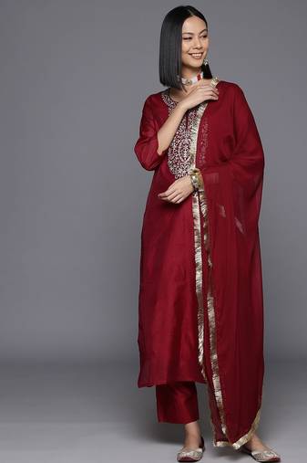 Women Floral Yoke Design Sequinned Chanderi Silk Kurta with Trousers & Dupatta