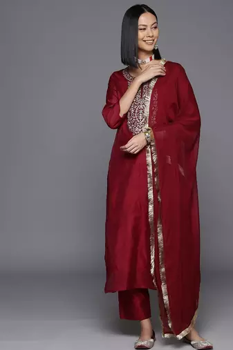 Women Floral Yoke Design Sequinned Chanderi Silk Kurta with Trousers & Dupatta