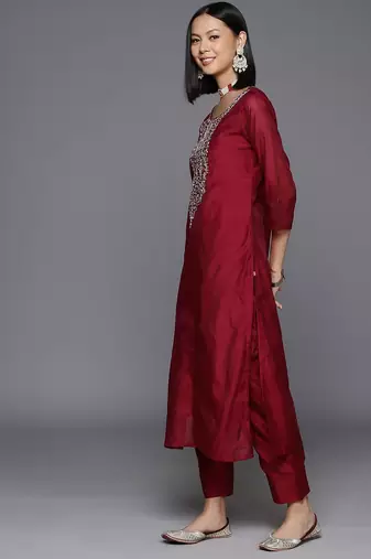 Women Floral Yoke Design Sequinned Chanderi Silk Kurta with Trousers & Dupatta