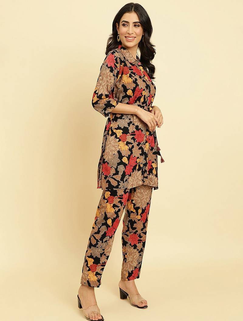 Shirt Collar Floral Printed Tie-Ups Regular Kurta with Trousers
