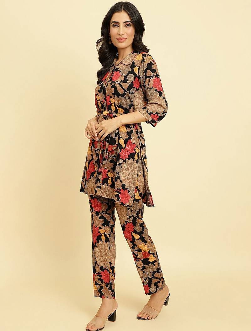 Shirt Collar Floral Printed Tie-Ups Regular Kurta with Trousers