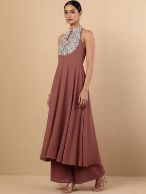 Women Ethnic Motifs Embroidered Regular Thread Work Silk Georgette Kurta with Trousers 5