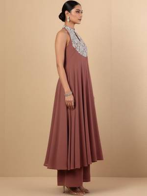Women Ethnic Motifs Embroidered Regular Thread Work Silk Georgette Kurta with Trousers 6