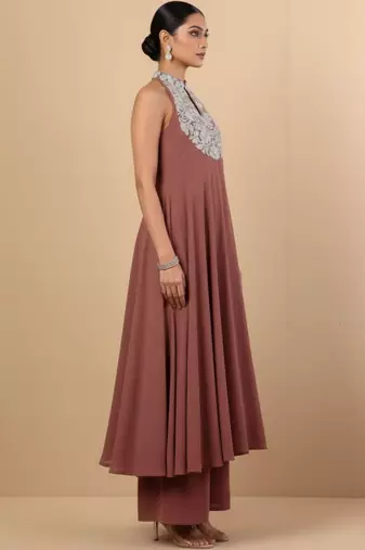 Women Ethnic Motifs Embroidered Regular Thread Work Silk Georgette Kurta with Trousers