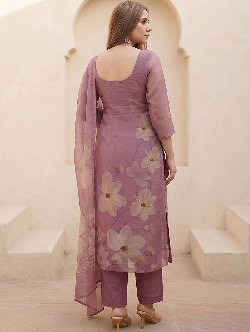 Women Floral Printed Regular Kurta with Trousers & With Dupatta