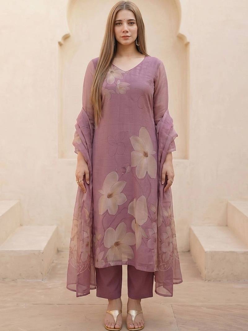 Women Floral Printed Regular Kurta with Trousers & With Dupatta