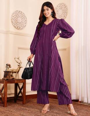 Striped V-Neck A-Line Kurta With Trousers 1