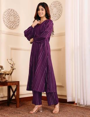 Striped V-Neck A-Line Kurta With Trousers 4