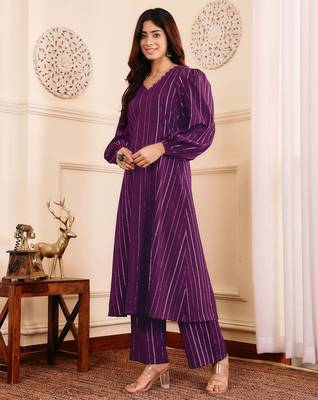Striped V-Neck A-Line Kurta With Trousers 7