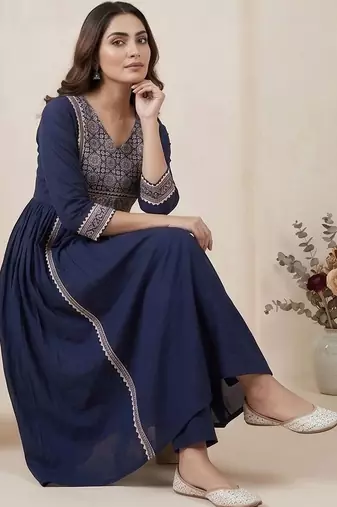 Women Ethnic Motifs Embroidered Panelled Thread Work Kurta with Trousers
