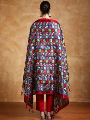 Women Floral Yoke Design Regular Thread Work Kurta with Trousers & With Dupatta 4