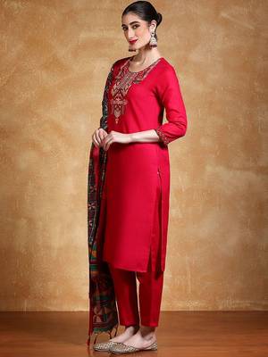 Women Floral Yoke Design Regular Thread Work Kurta with Trousers & With Dupatta 5