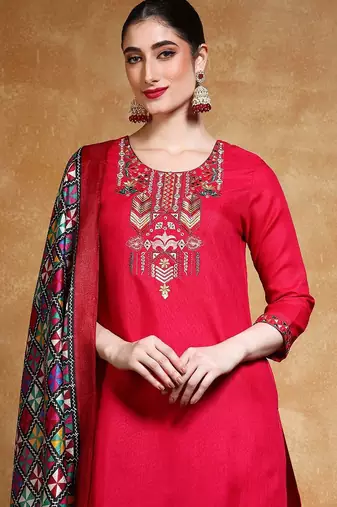 Women Floral Yoke Design Regular Thread Work Kurta with Trousers & With Dupatta