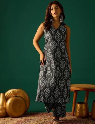 Women Ethnic Motifs Printed Regular Kurta With Trousers Kurta Sets 1
