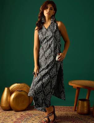 Women Ethnic Motifs Printed Regular Kurta With Trousers Kurta Sets 3