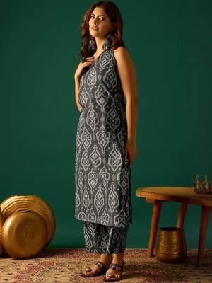 Women Ethnic Motifs Printed Regular Kurta With Trousers Kurta Sets 4
