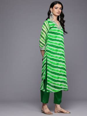 Leheriya Printed Sequinned Kurta With Trousers & Dupatta 5