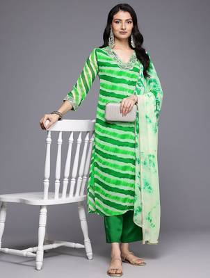 Leheriya Printed Sequinned Kurta With Trousers & Dupatta 7
