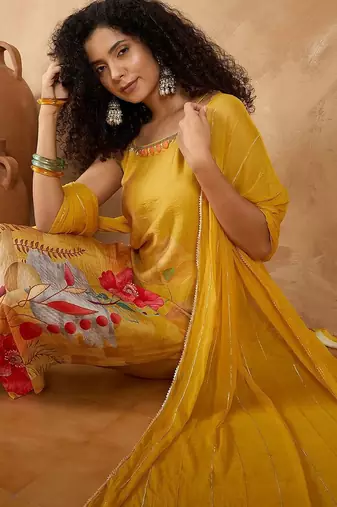 Women Spaghetti Strap Floral Kurta with Trousers and Dupatta